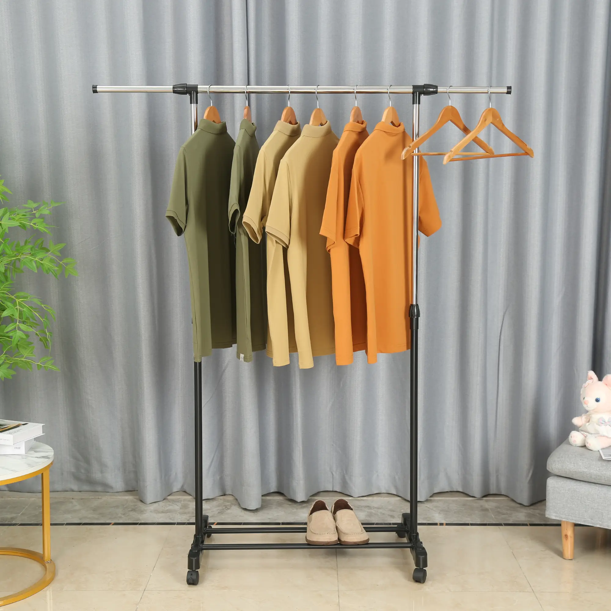 Herzberg HG-03268: Adjustable Single Rod Rolling Clothing Garment Rack Herzberg HG-03268: Adjustable Single Rod Rolling Clothing Garment Rack