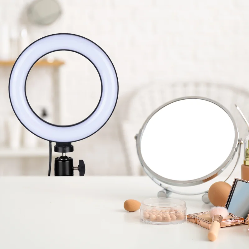 Grundig ED-96177: Clip-On RGB Ring Light Lamp Grundig ED-96177: Clip-On RGB Ring Light Lamp